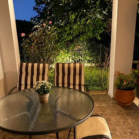 House With Garden Netflix