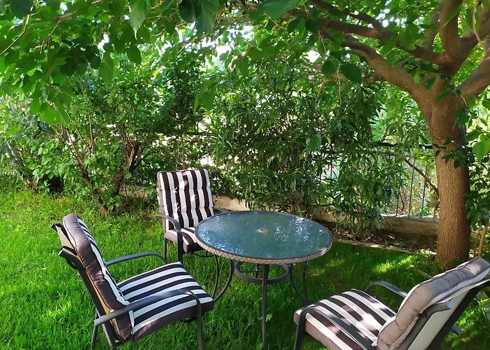 House With Garden Netflix *